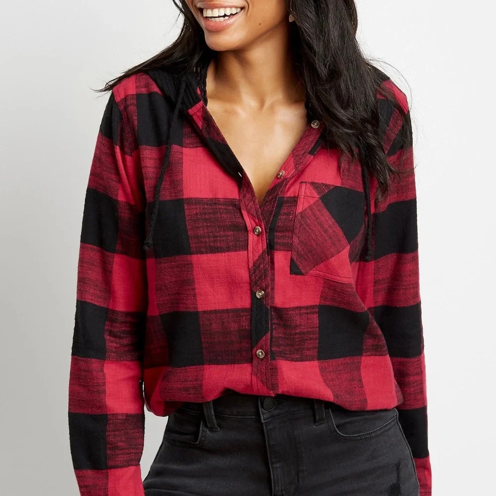 Maurices 100% Cotton Relaxed Fit Red Black Plaid Button Down Shirt Medium Women